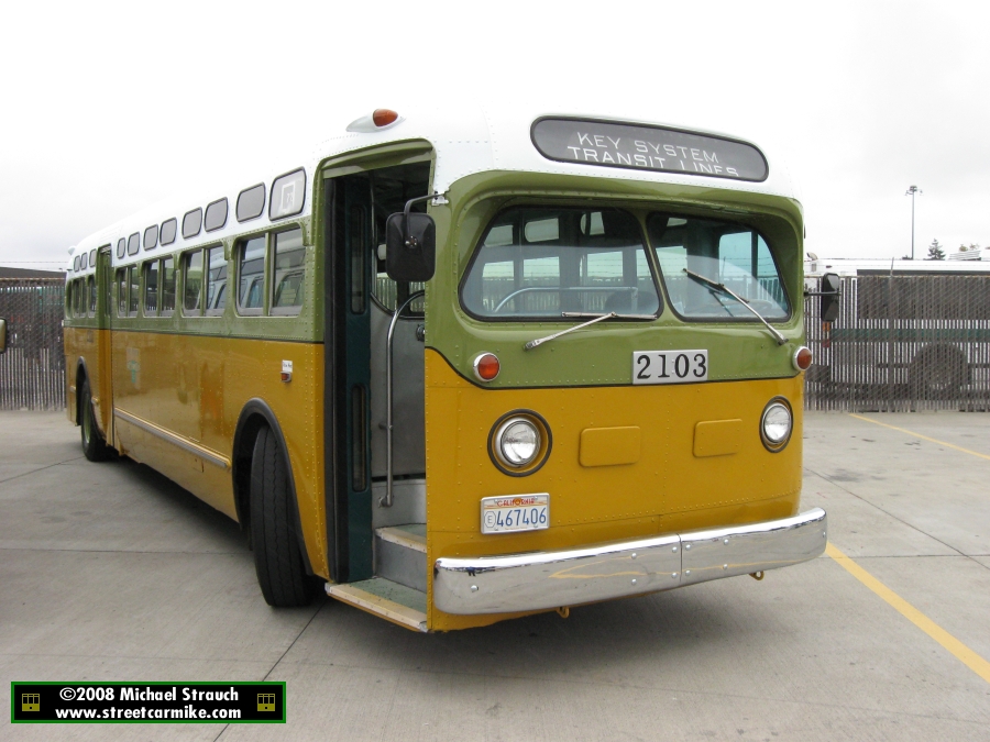 Alameda Contra Costa Transit District (AC Transit) GMC Old Look Buses ...